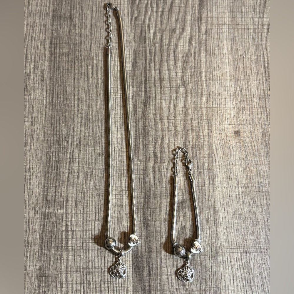 Necklace and bracelet